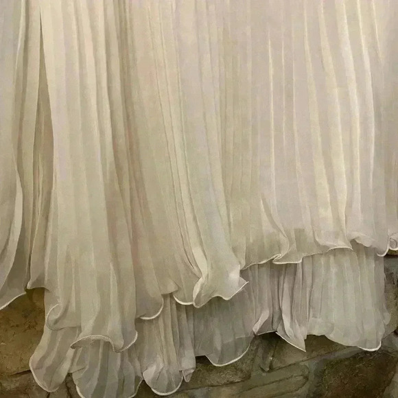 Umgee Women’s Lace Ruffles Sleeveless Elegant Party Loose Cream Mini Dress NEW - Picture 3 of 14